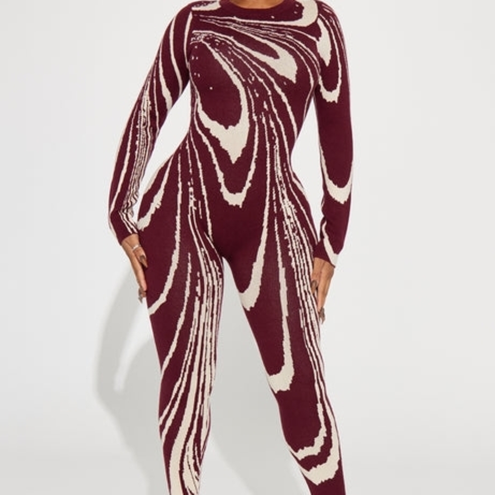 🔥 Trendy Abstract Print Jumpsuit – Plum & Cream Long Sleeve One-Piece Outfit